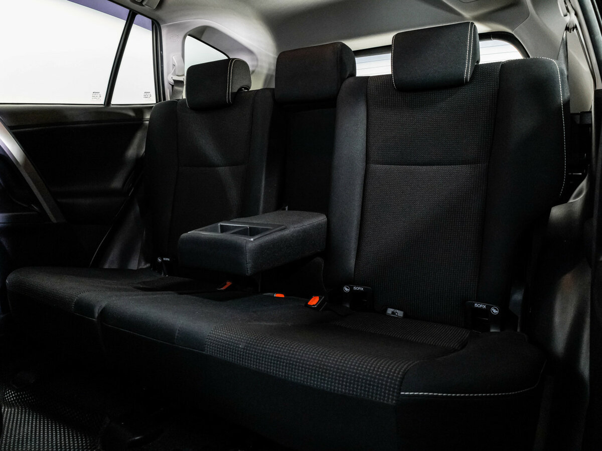 Toyota RAV4 2018 года с пробегом. Фото: #18