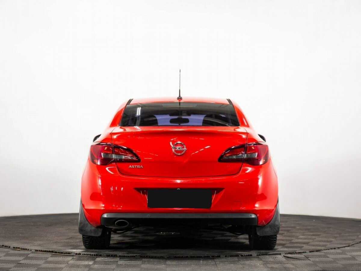 Opel Astra 2013 года с пробегом. Фото: #4