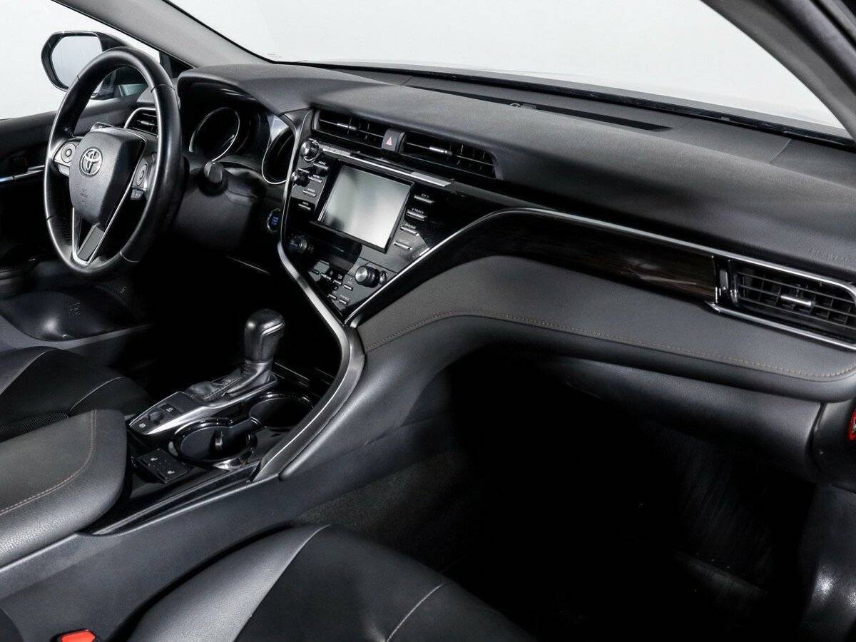 Toyota Camry 2019 года с пробегом. Фото: #6