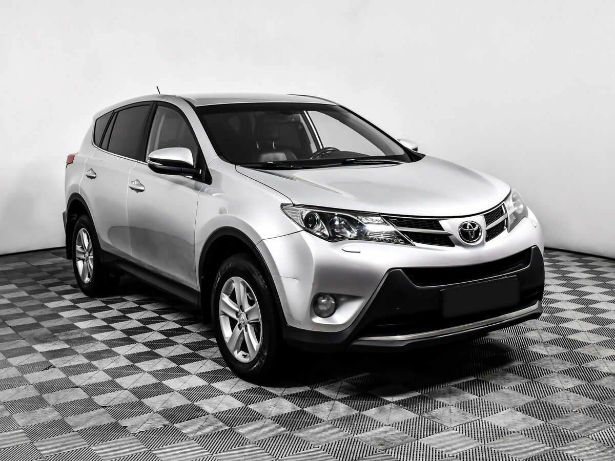 Toyota RAV4 2013 года с пробегом. Фото: #2