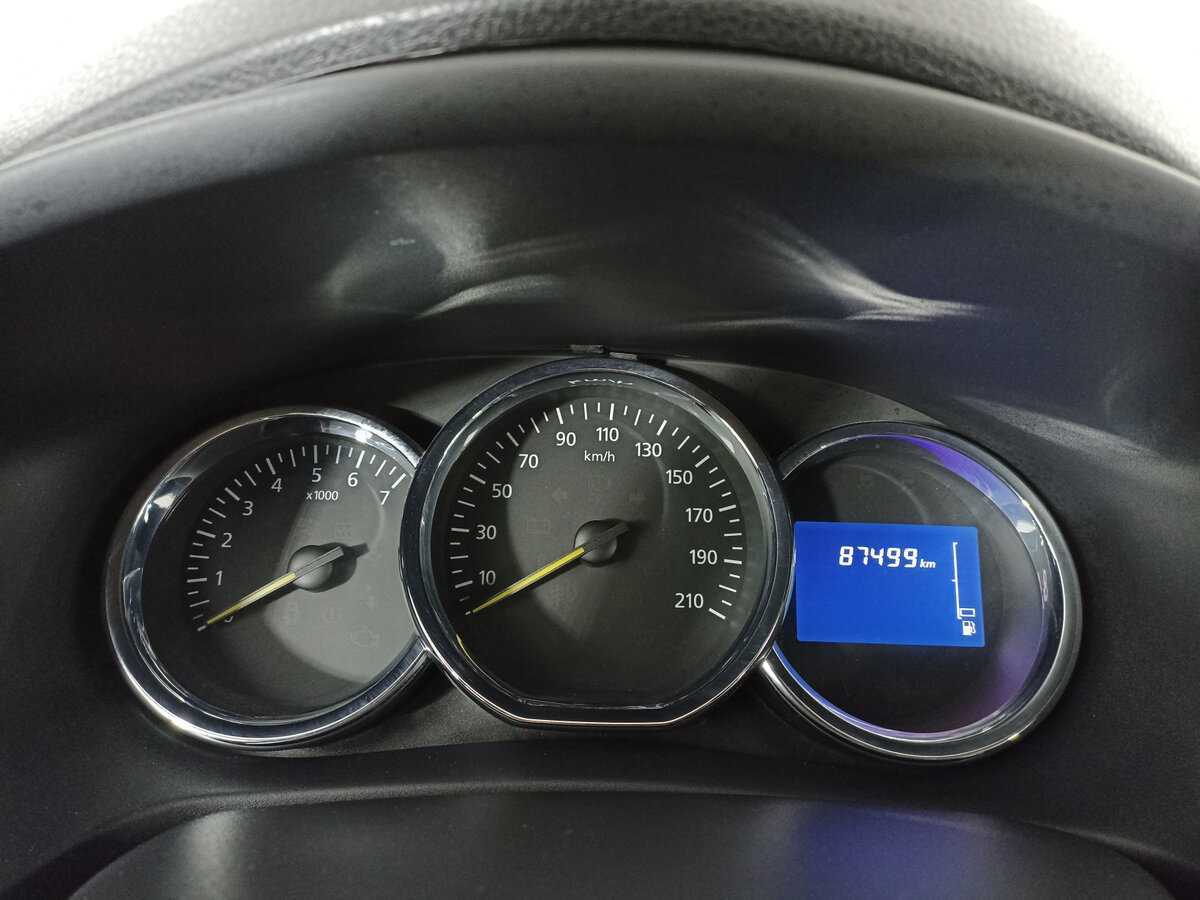 Renault Logan 2015 года с пробегом. Фото: #11