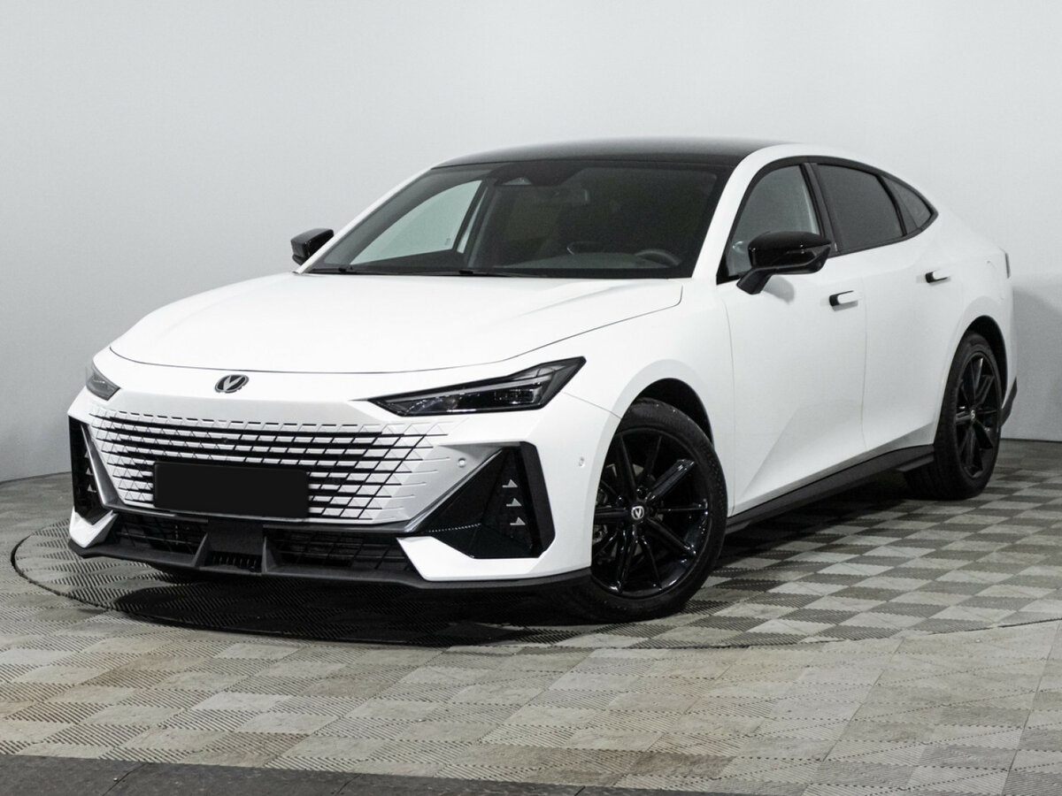 Changan UNI-V 2023 года с пробегом. Посмотреть фото