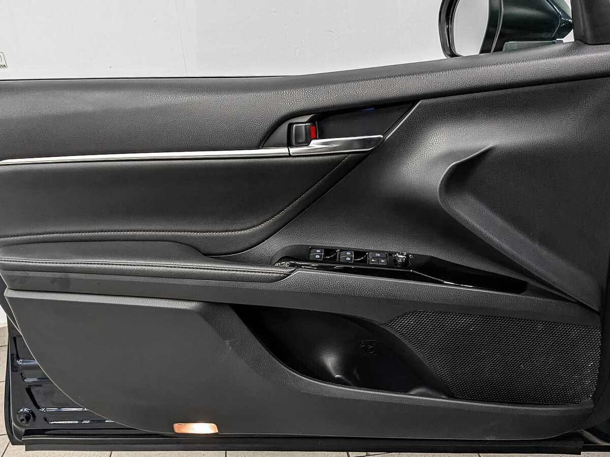 Toyota Camry 2018 года с пробегом. Фото: #18