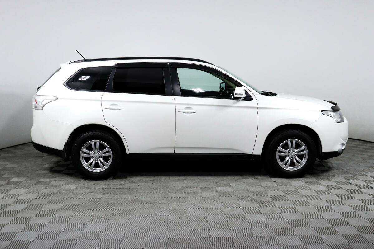 Mitsubishi Outlander 2013 года с пробегом. Фото: #3