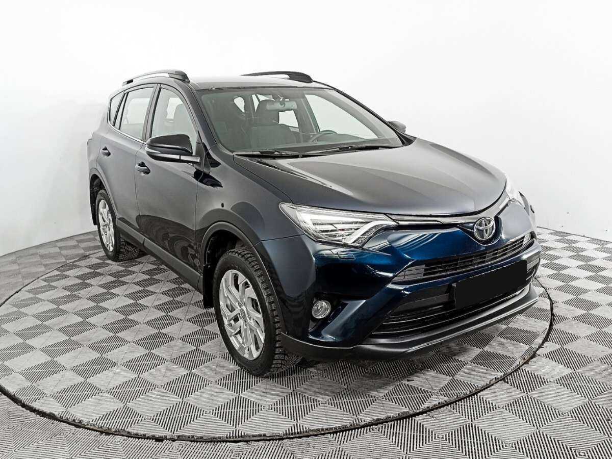 Toyota RAV4 2019 года с пробегом. Фото: #2