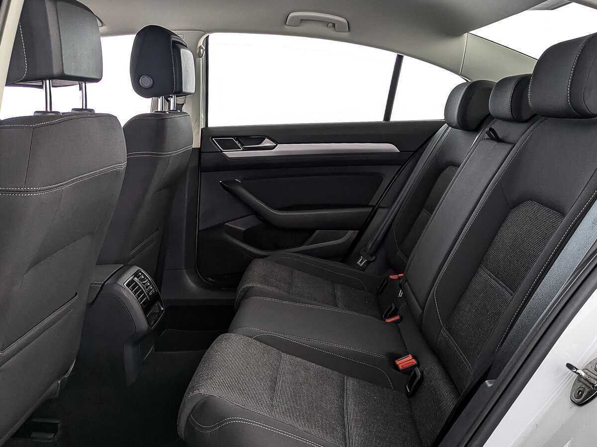 Volkswagen Passat 2019 года с пробегом. Фото: #17