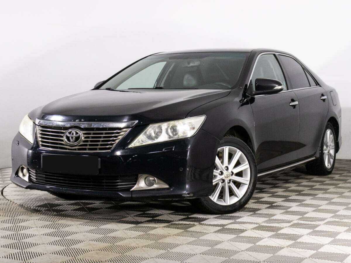 Toyota Camry 2012 года с пробегом. Посмотреть фото