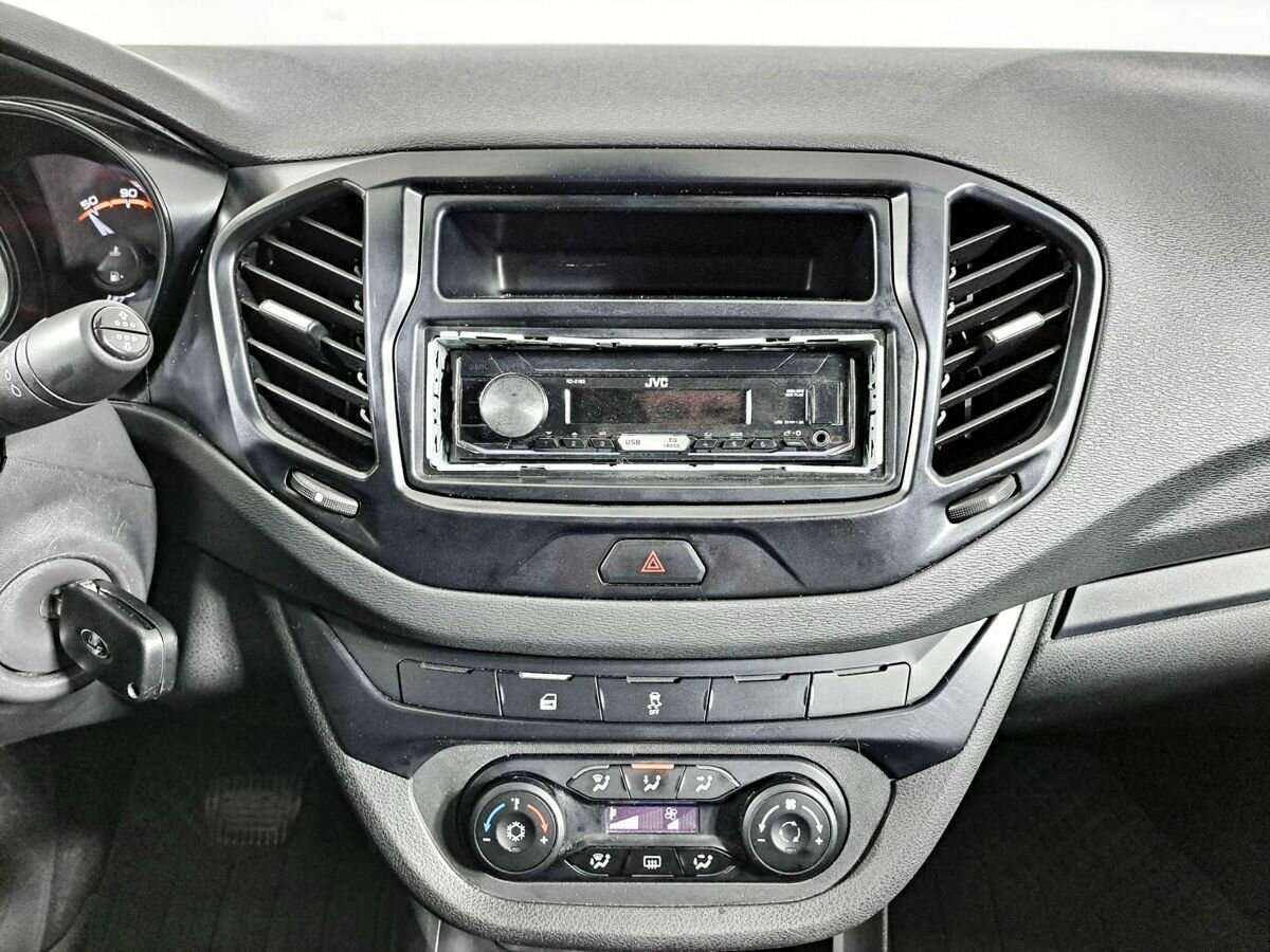 Lada (ВАЗ) Vesta 2021 года с пробегом. Фото: #9