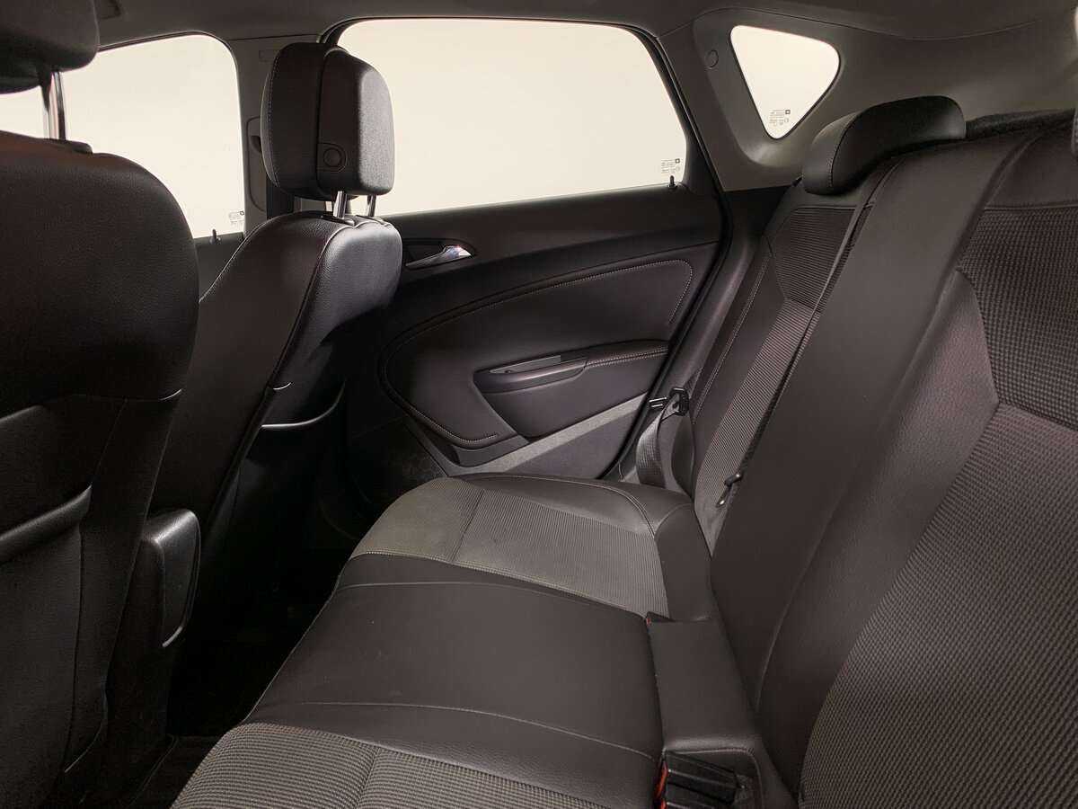 Opel Astra 2012 года с пробегом. Фото: #15