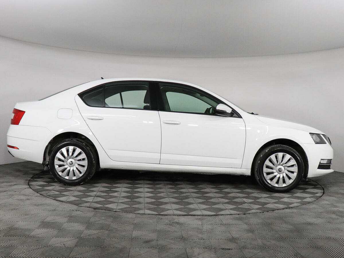 Skoda Octavia 2019 года с пробегом. Фото: #3
