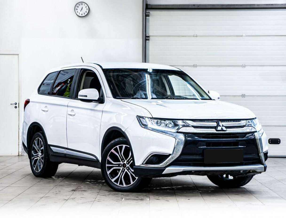 Mitsubishi Outlander 2015 года с пробегом. Фото: #2