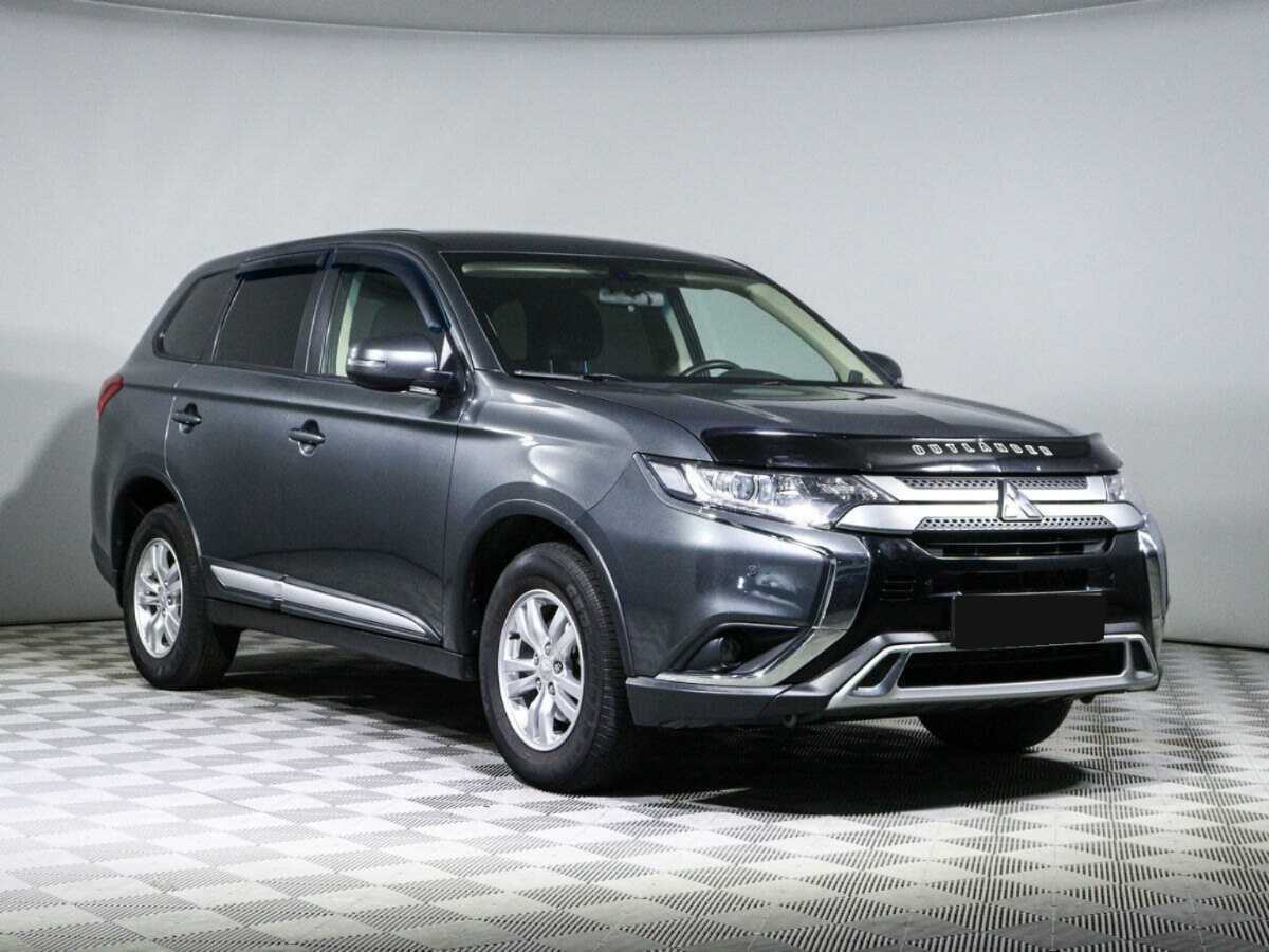 Mitsubishi Outlander 2018 года с пробегом. Фото: #2