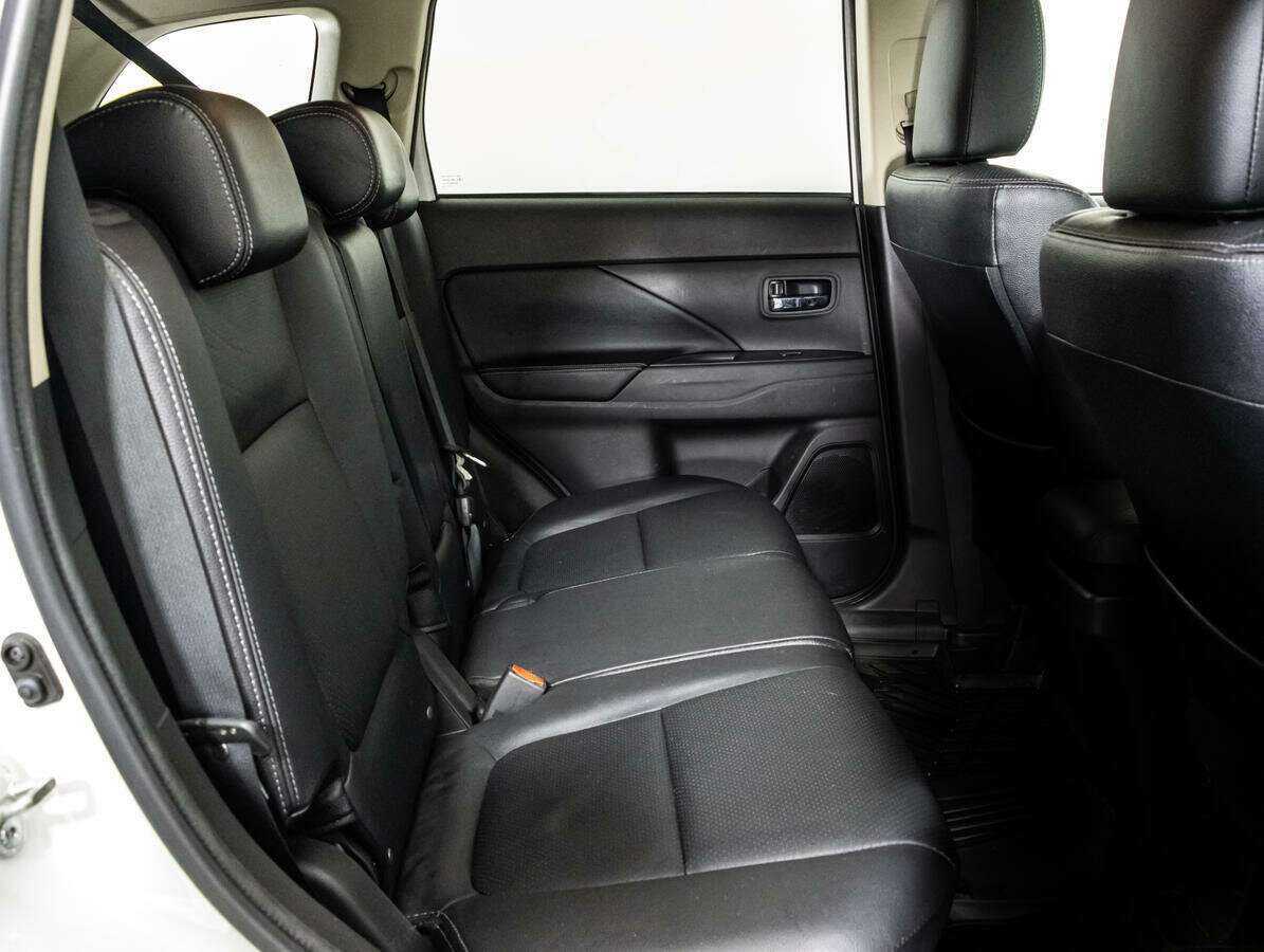 Mitsubishi Outlander 2018 года с пробегом. Фото: #9
