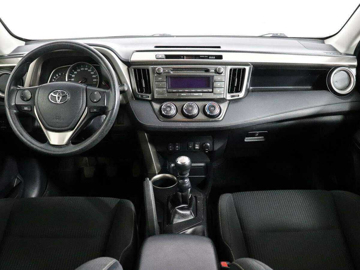 Toyota RAV4 2015 года с пробегом. Фото: #9