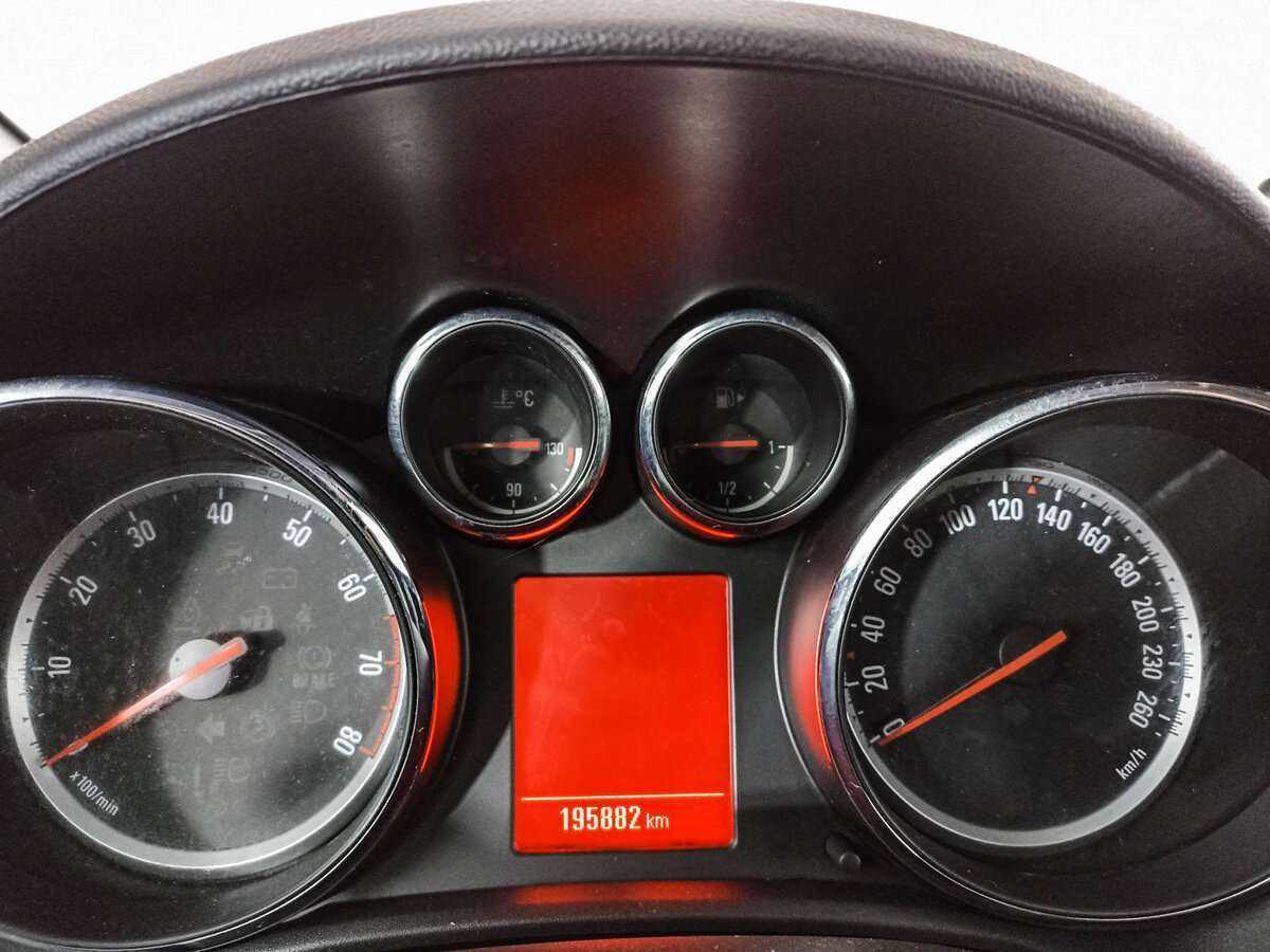 Opel Astra 2012 года с пробегом. Фото: #9