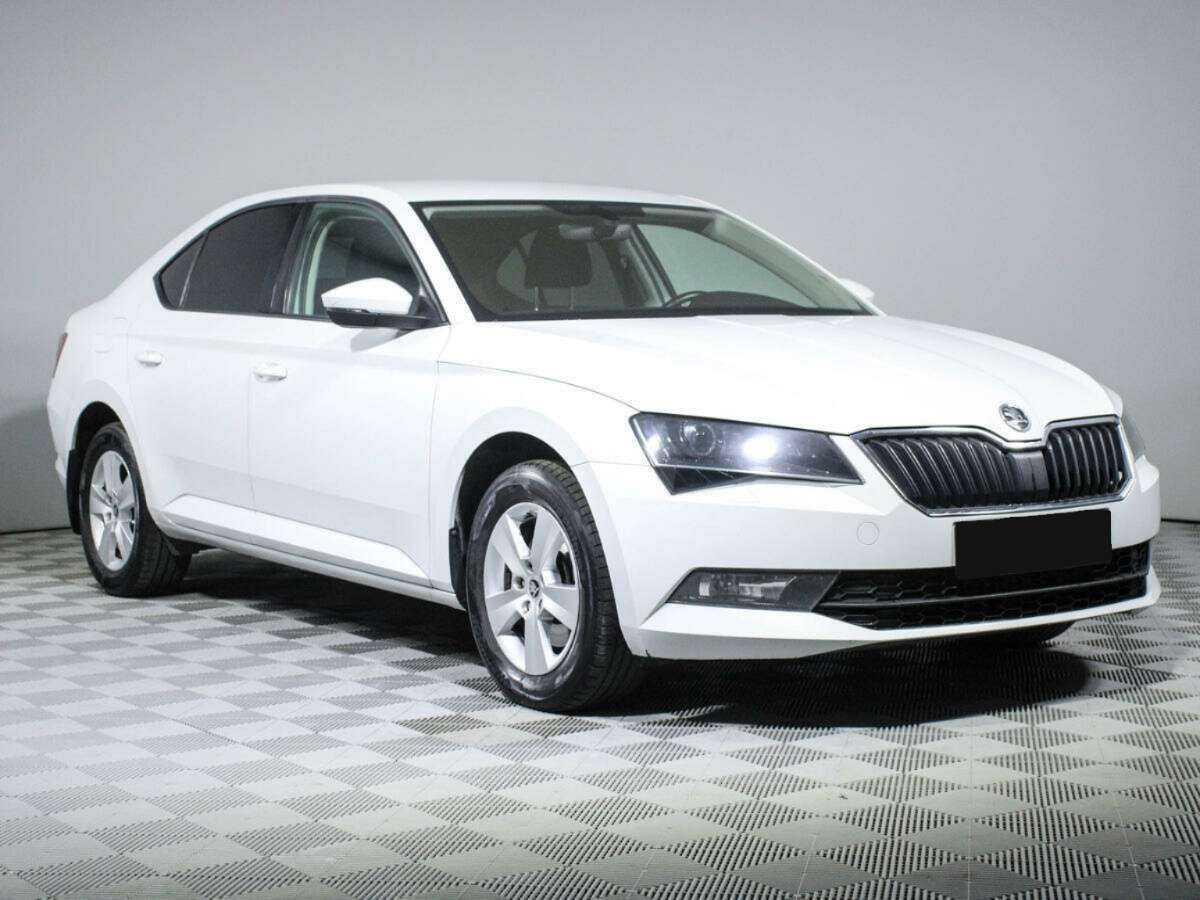 Skoda Superb 2017 года с пробегом. Фото: #2