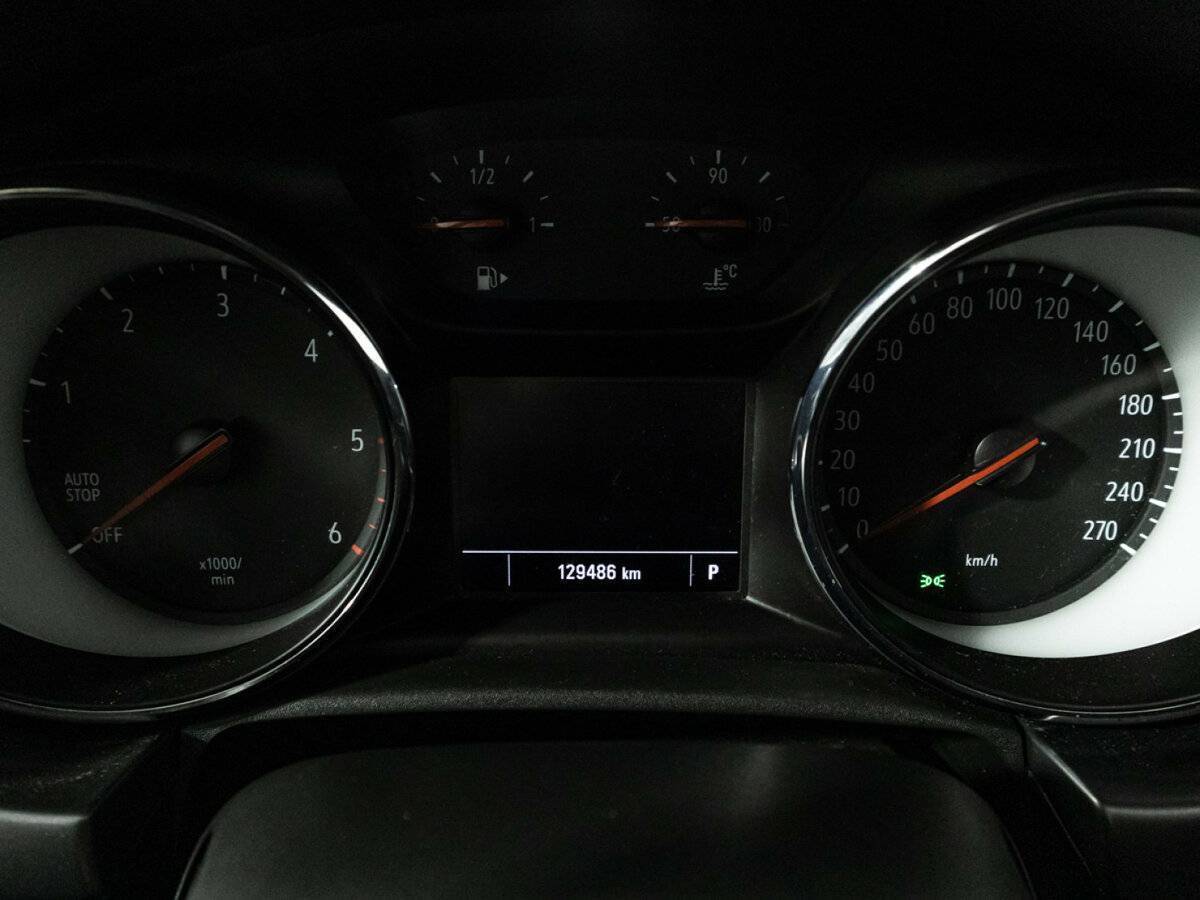 Opel Astra 2019 года с пробегом. Фото: #11