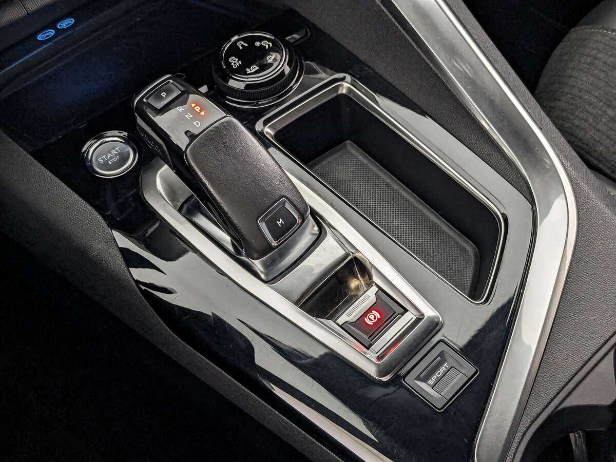 Peugeot 3008 2018 года с пробегом. Фото: #20