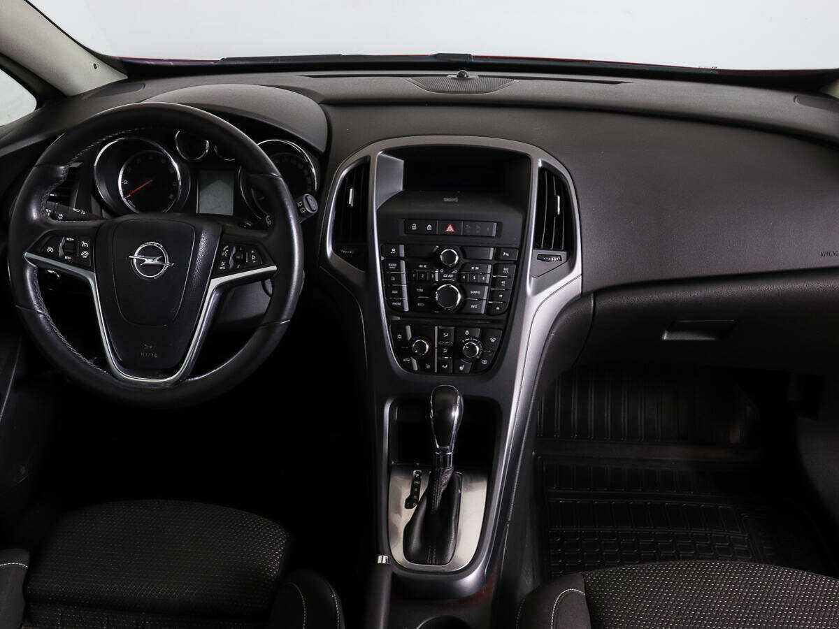 Opel Astra 2012 года с пробегом. Фото: #10