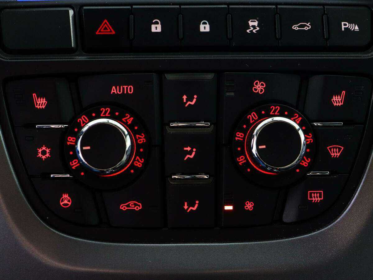 Opel Astra 2013 года с пробегом. Фото: #19