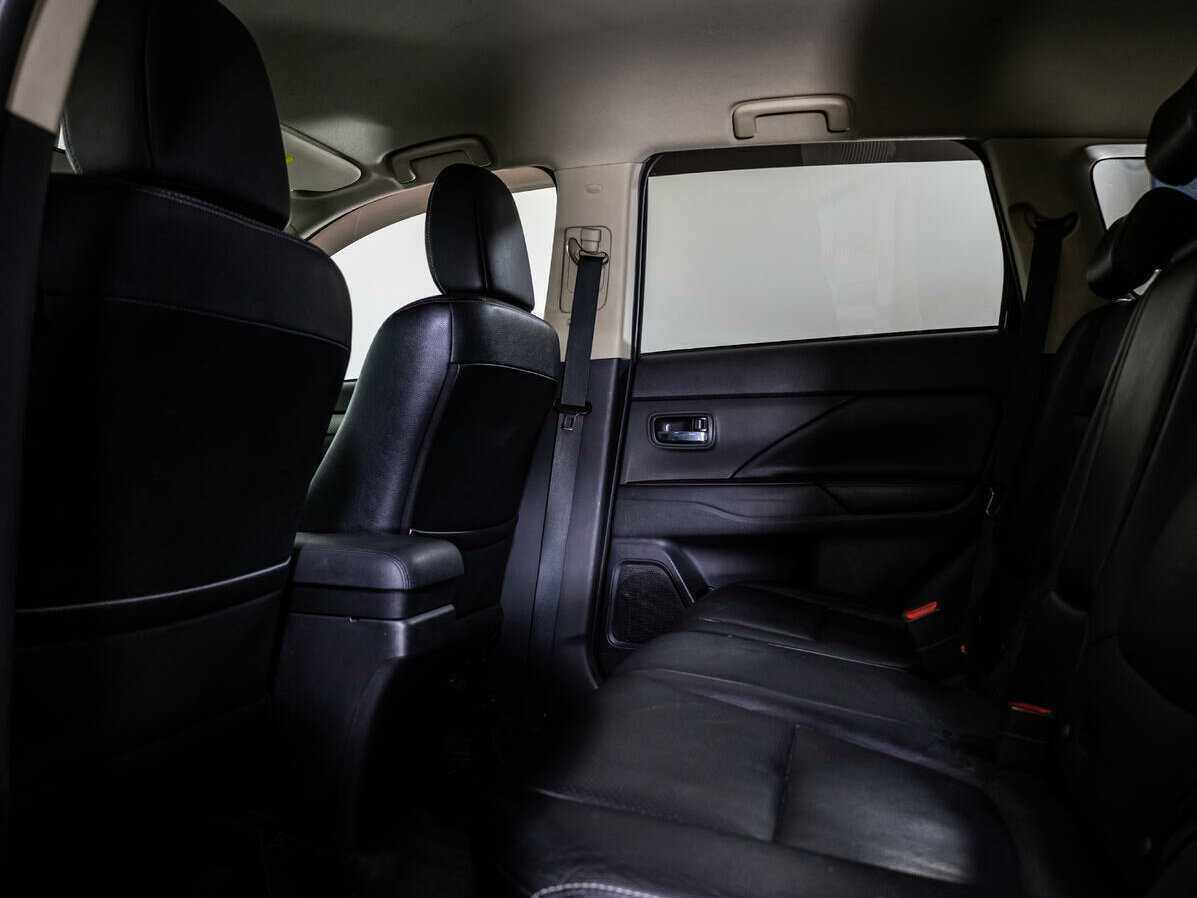 Mitsubishi Outlander 2012 года с пробегом. Фото: #10