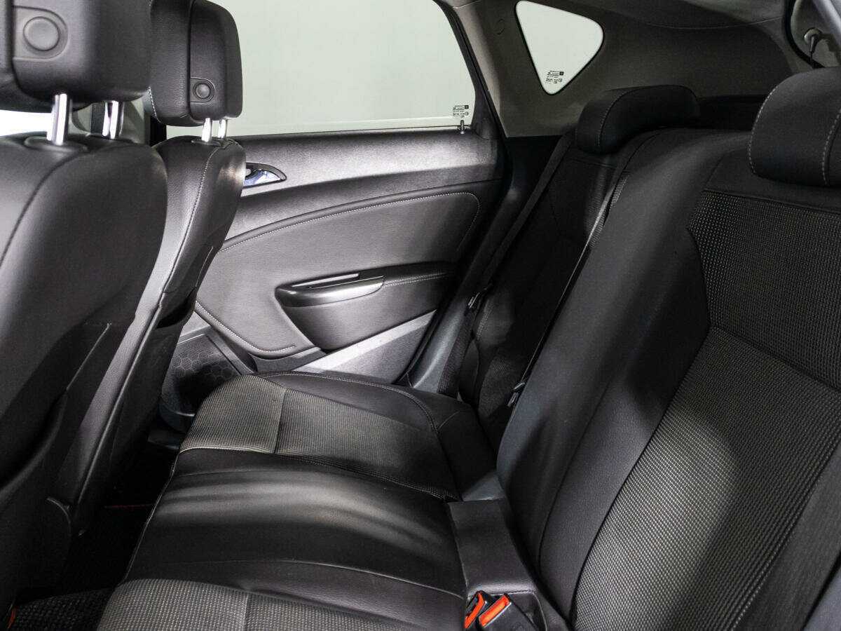 Opel Astra 2012 года с пробегом. Фото: #9