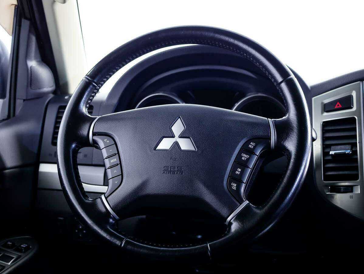 Mitsubishi Pajero 2014 года с пробегом. Фото: #17