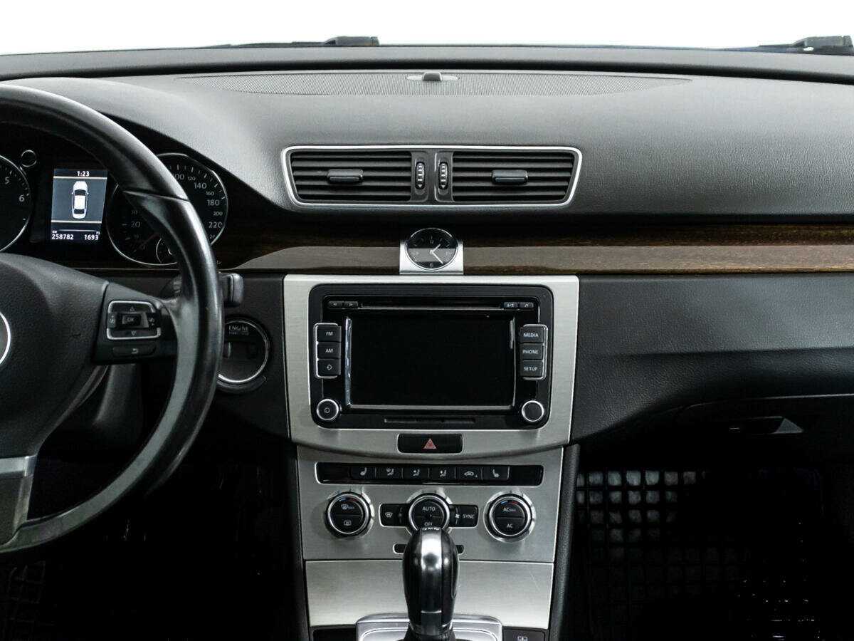 Volkswagen Passat 2012 года с пробегом. Фото: #13