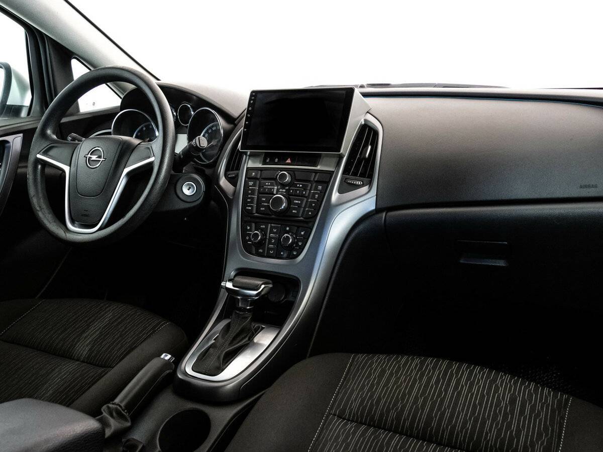 Opel Astra 2013 года с пробегом. Фото: #8