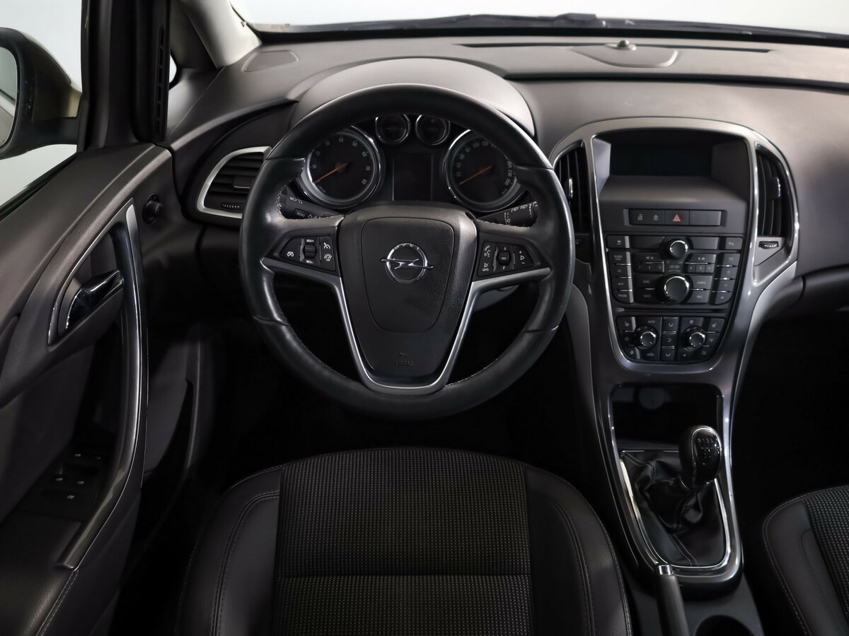 Opel Astra 2012 года с пробегом. Фото: #8