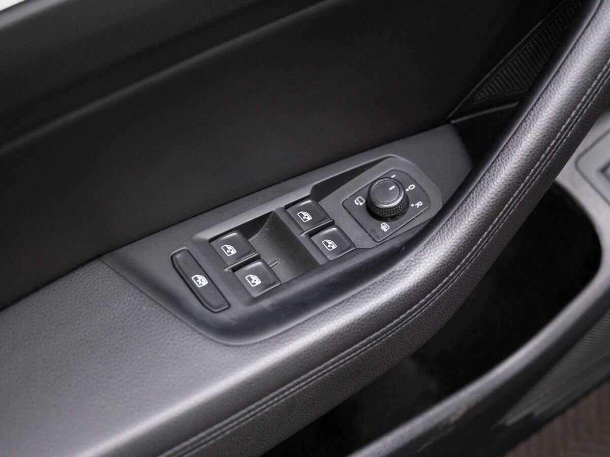 Volkswagen Passat 2019 года с пробегом. Фото: #22