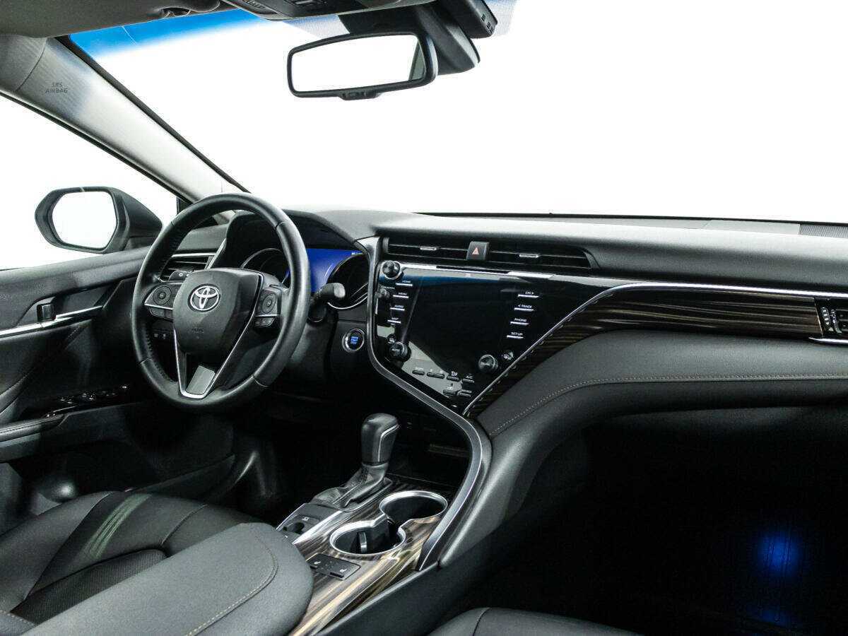 Toyota Camry 2020 года с пробегом. Фото: #8