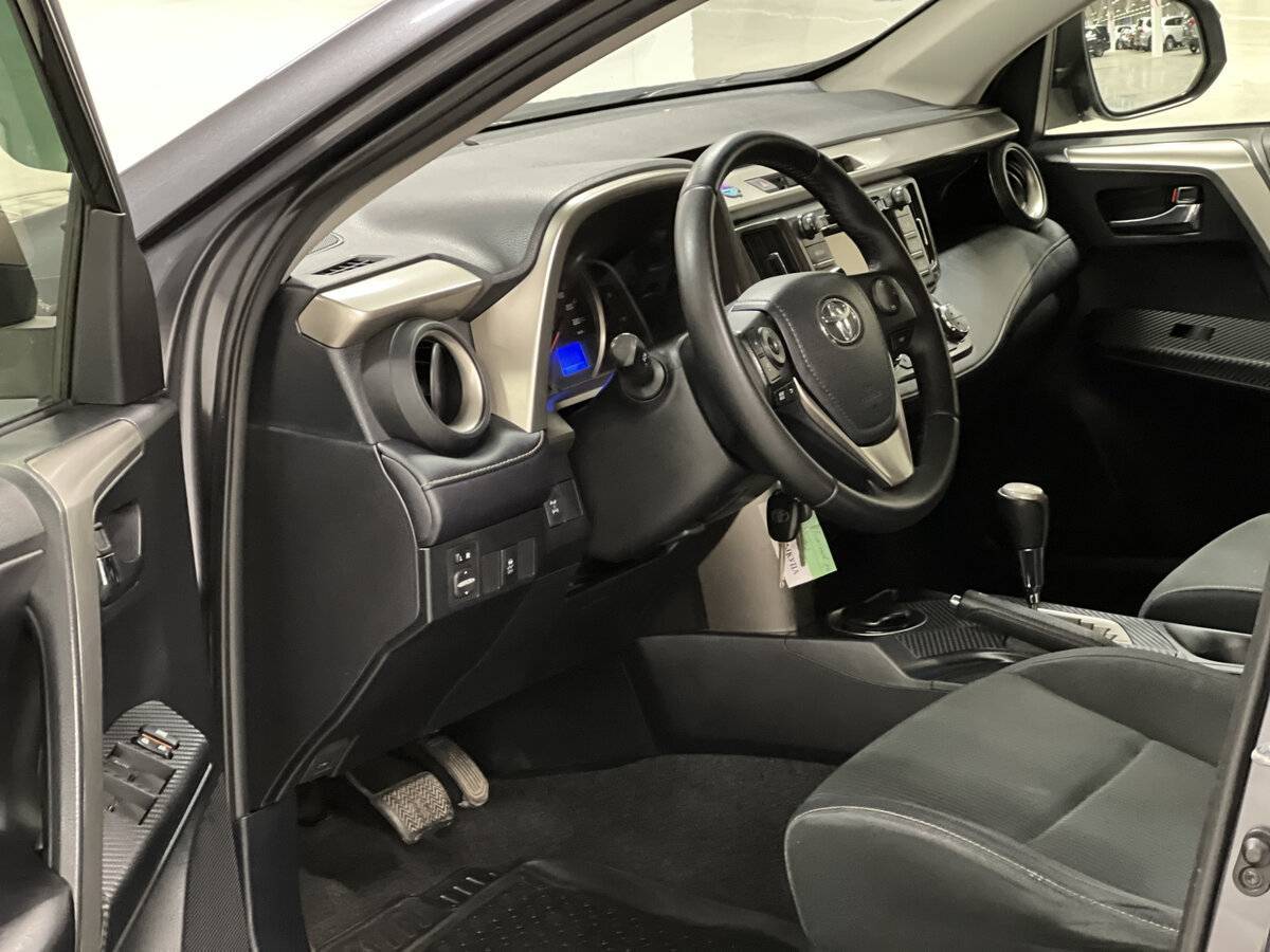 Toyota RAV4 2013 года с пробегом. Фото: #15