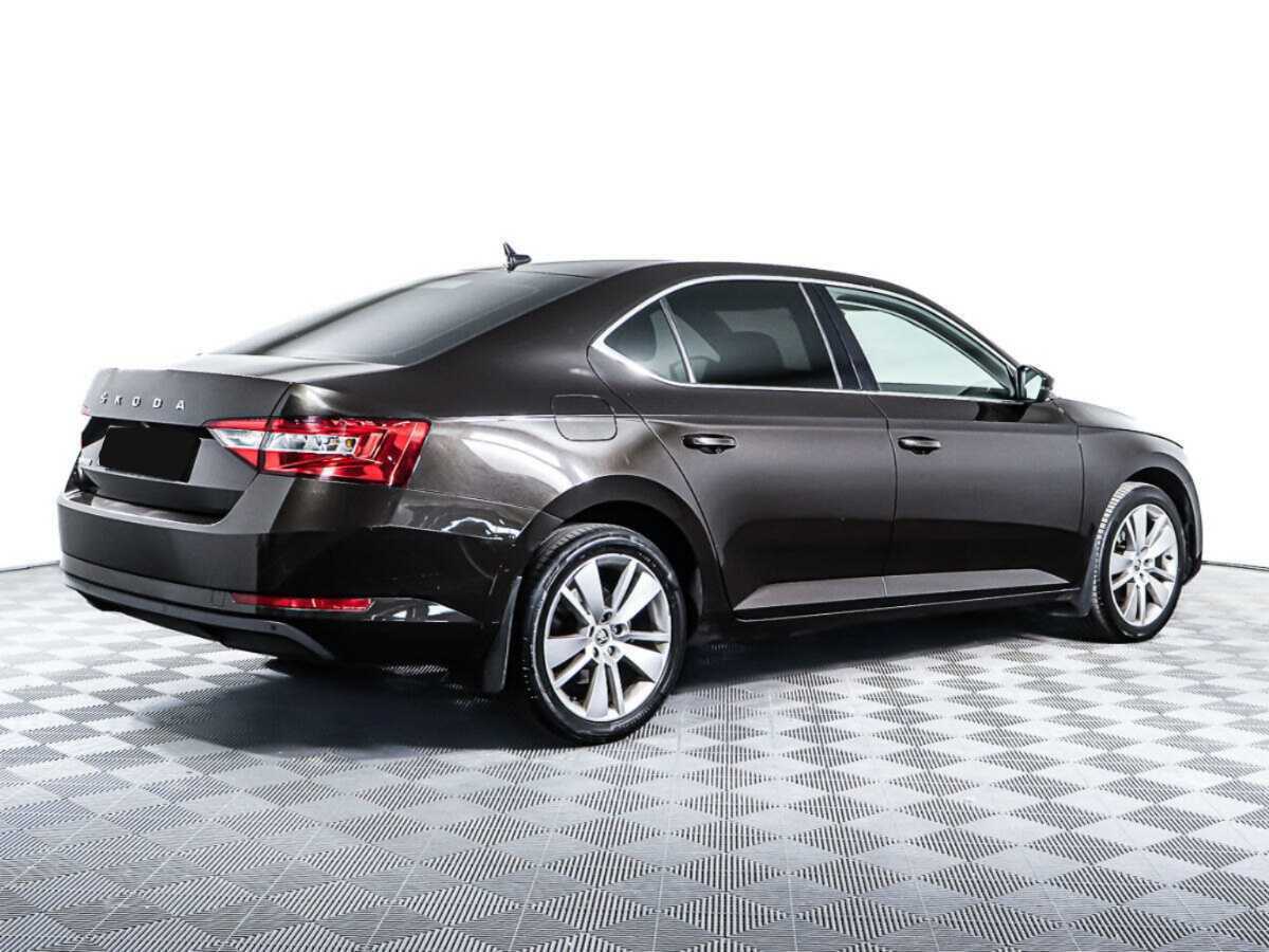 Skoda Superb 2021 года с пробегом. Фото: #4