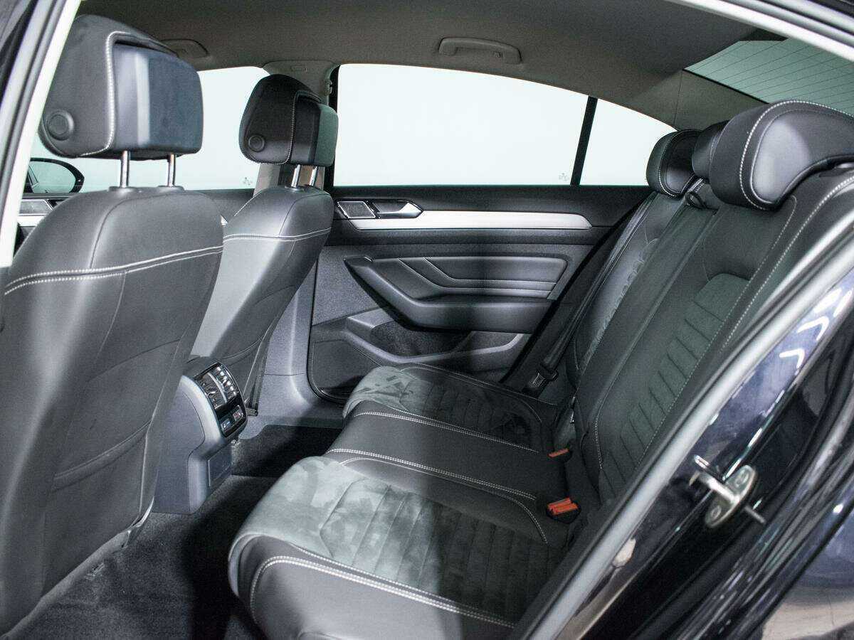 Volkswagen Passat 2021 года с пробегом. Фото: #9