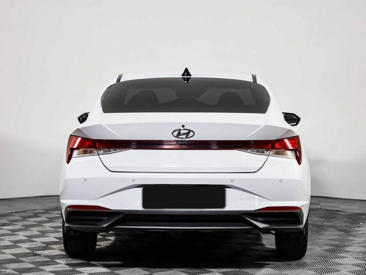 Hyundai Elantra 2021 года с пробегом. Фото: #4