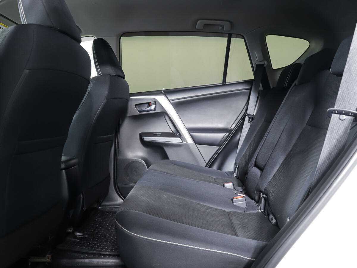 Toyota RAV4 2016 года с пробегом. Фото: #7
