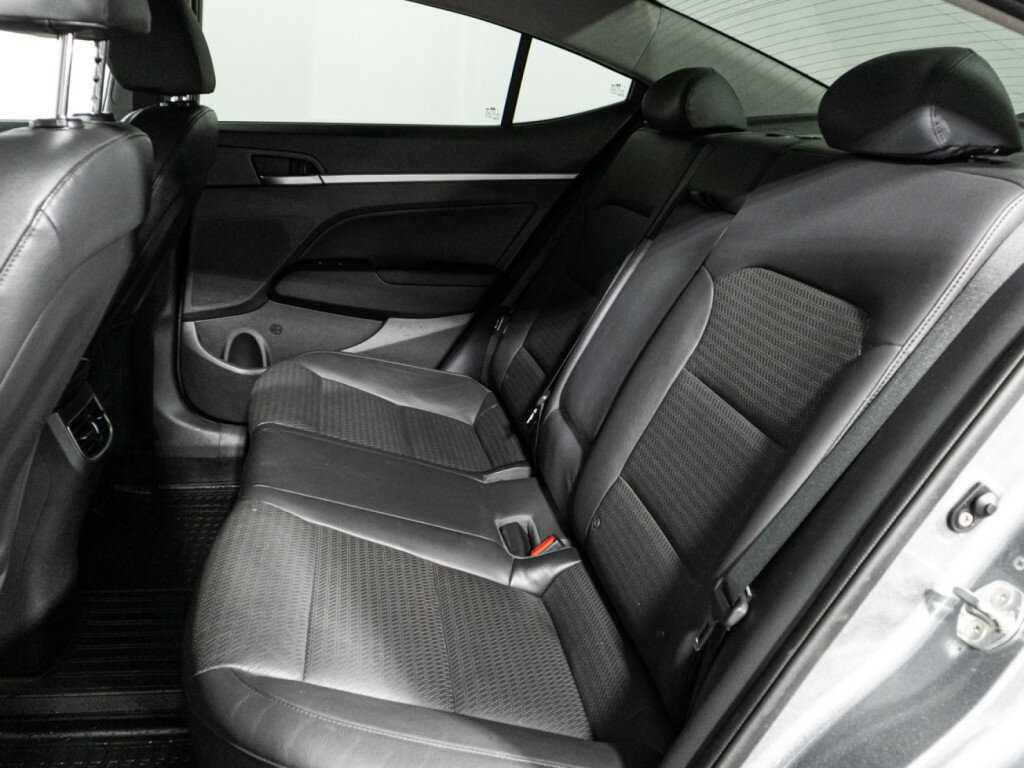Hyundai Elantra 2019 года с пробегом. Фото: #9