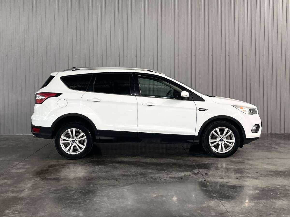 Ford Kuga 2017 года с пробегом. Фото: #3