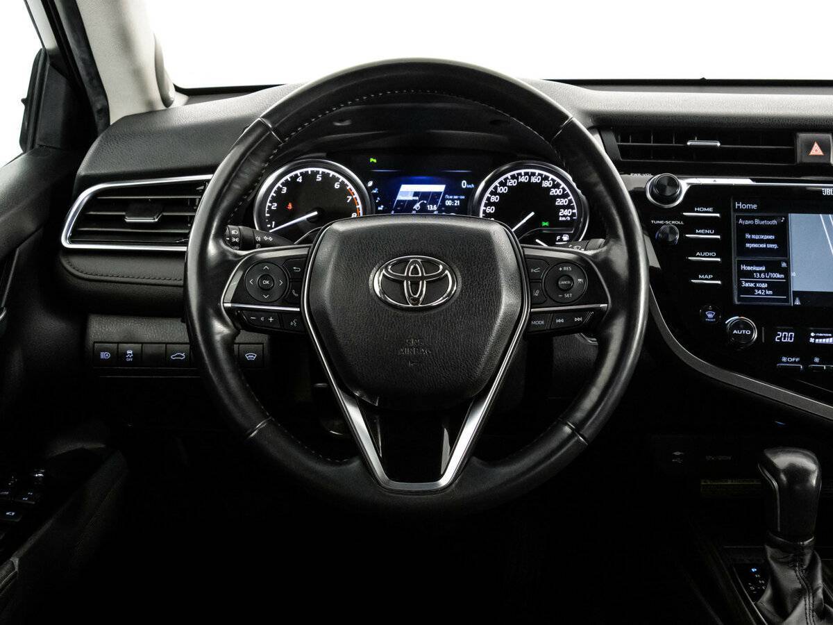 Toyota Camry 2018 года с пробегом. Фото: #12