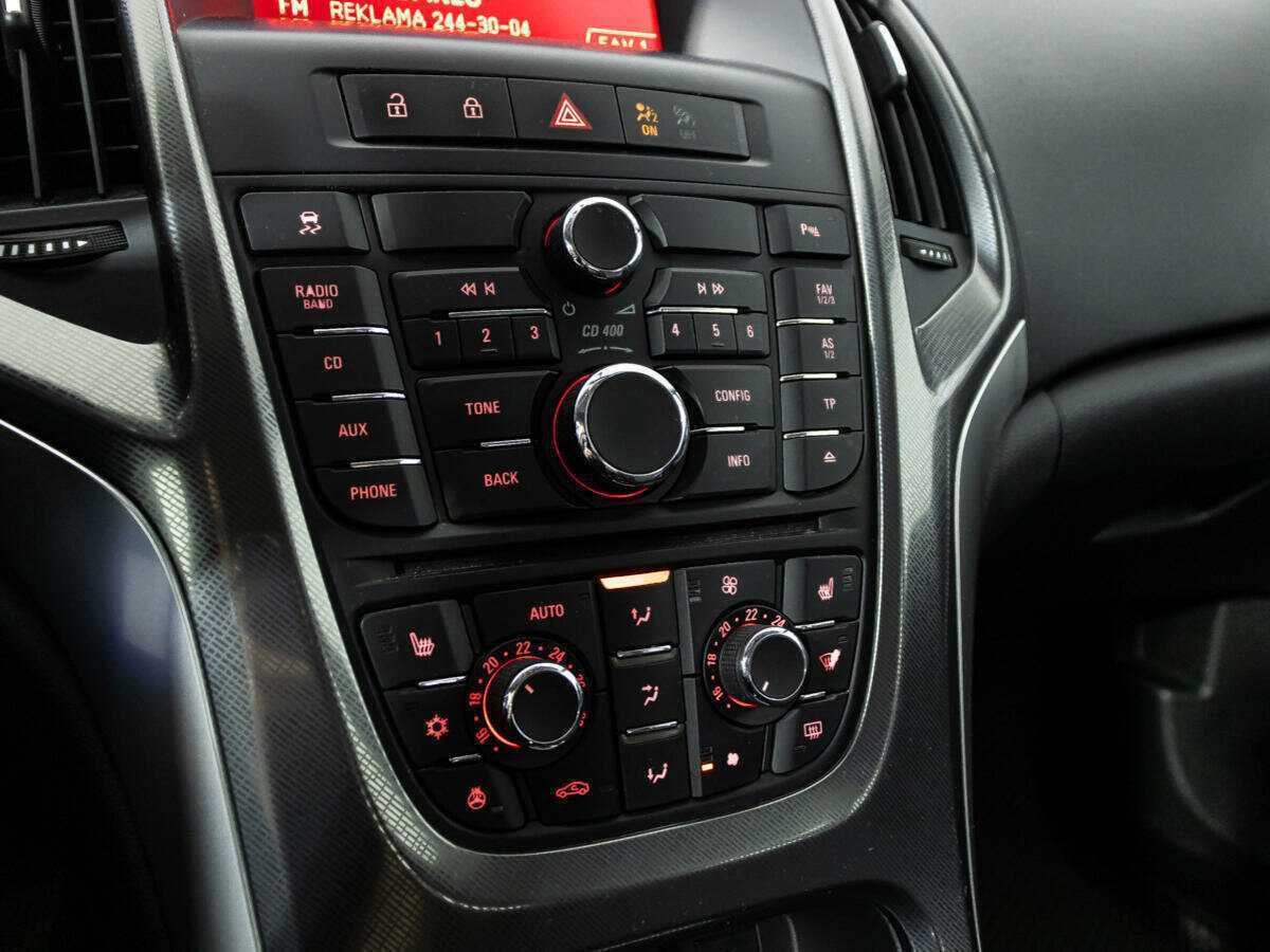 Opel Astra 2012 года с пробегом. Фото: #14