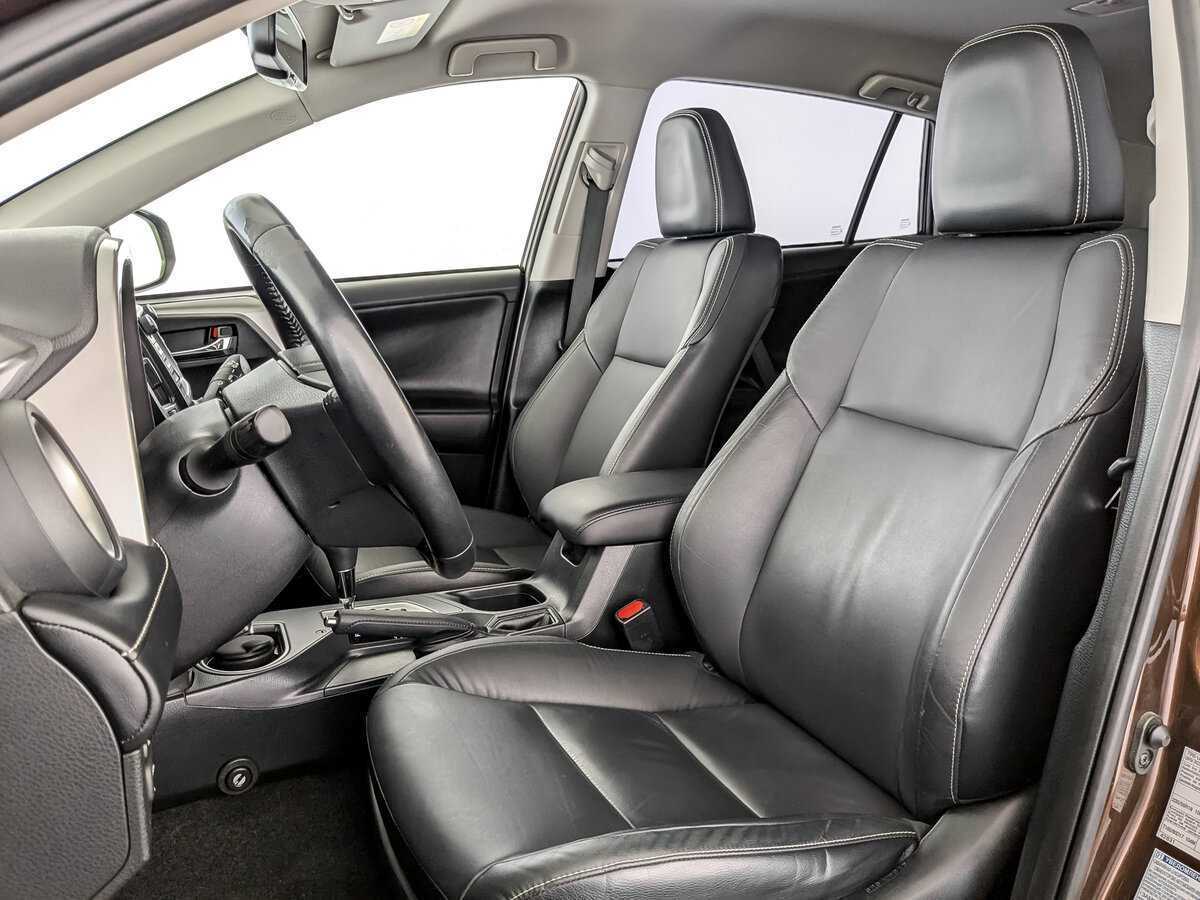 Toyota RAV4 2017 года с пробегом. Фото: #19