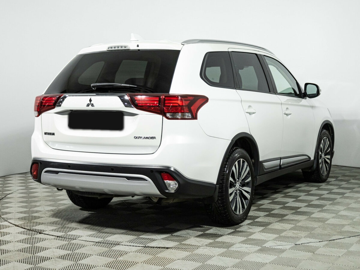 Mitsubishi Outlander 2018 года с пробегом. Фото: #3
