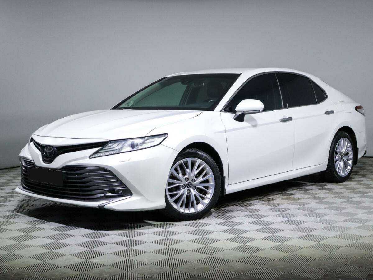 Toyota Camry 2018 года с пробегом. Посмотреть фото