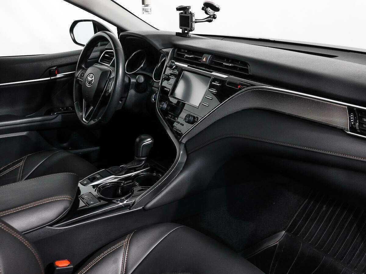 Toyota Camry 2020 года с пробегом. Фото: #9