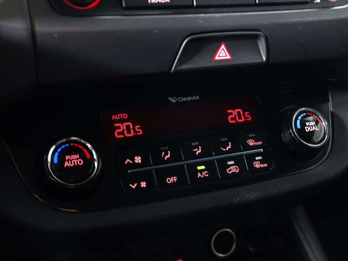 Kia Sportage 2012 года с пробегом. Фото: #18