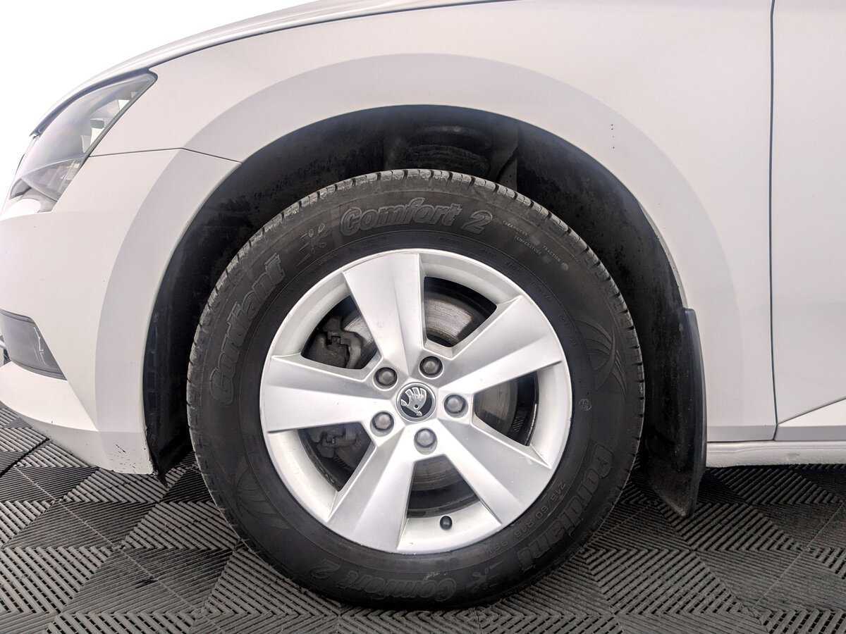 Skoda Superb 2017 года с пробегом. Фото: #17