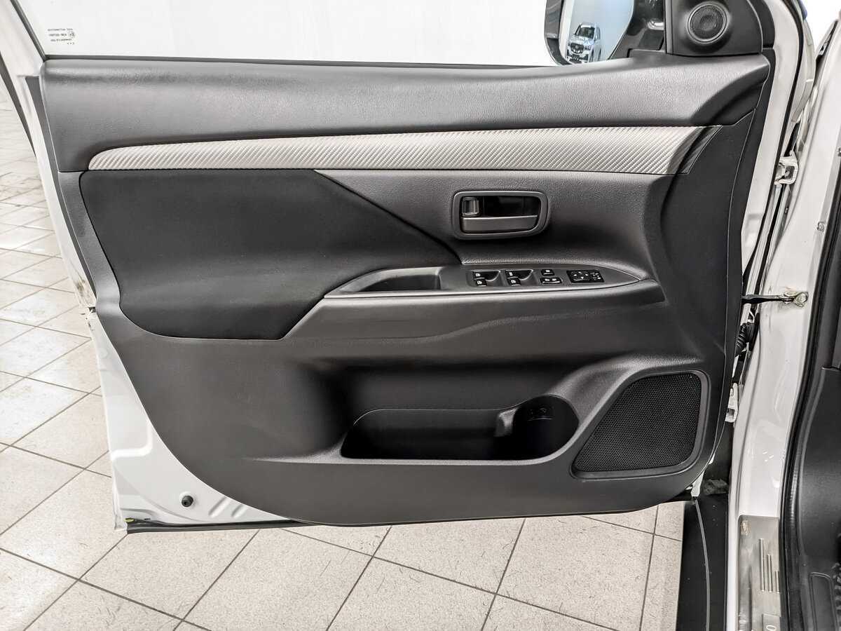 Mitsubishi Outlander 2015 года с пробегом. Фото: #18