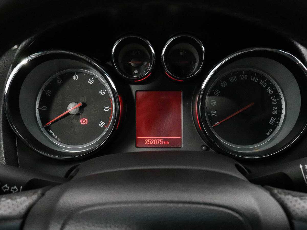 Opel Astra 2012 года с пробегом. Фото: #11