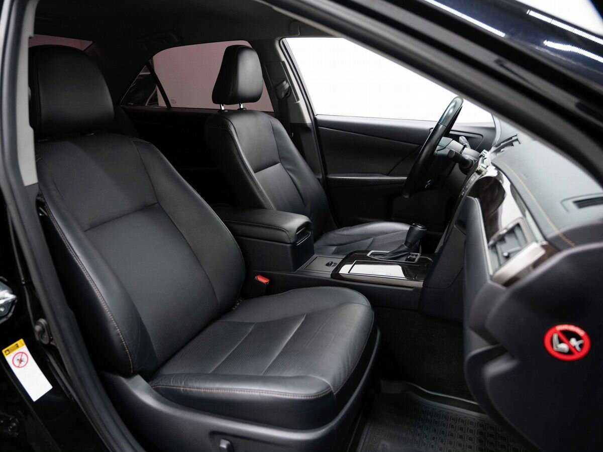 Б/У Тойота Камри 2018 года. Фото: #14